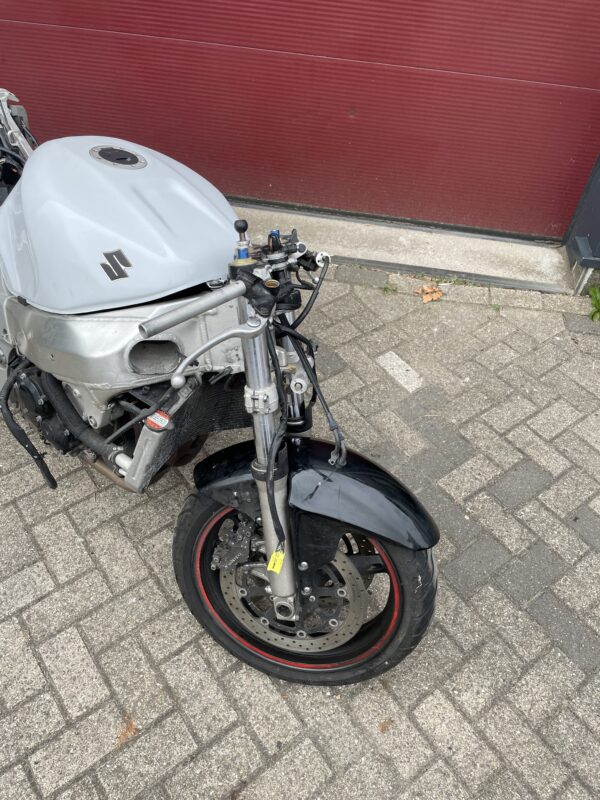 Suzuki GSXR 600 K1 - Afbeelding 2