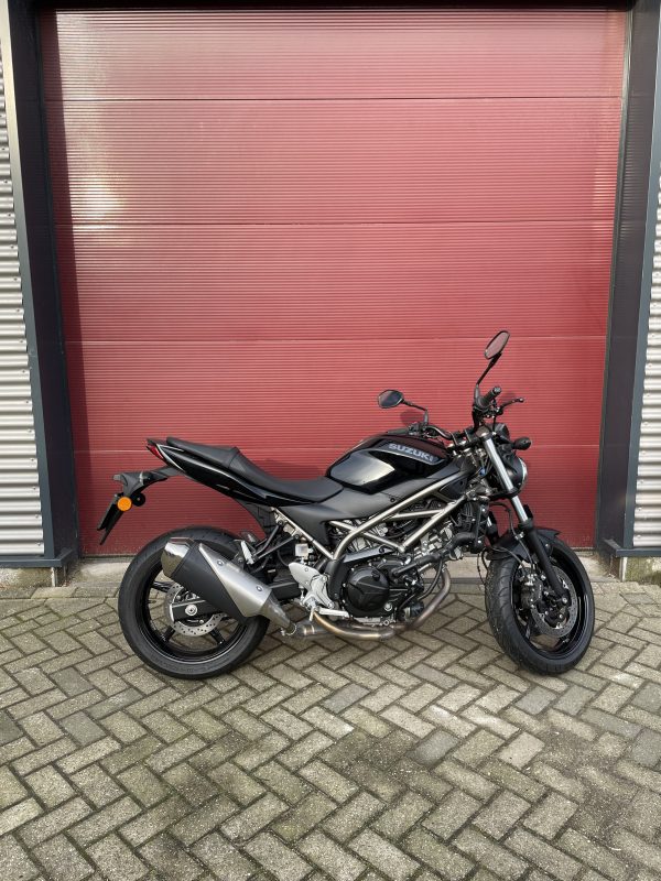 Bijna Nieuwe Suzuki SV 650 ABS 2020 3000KM - Afbeelding 4