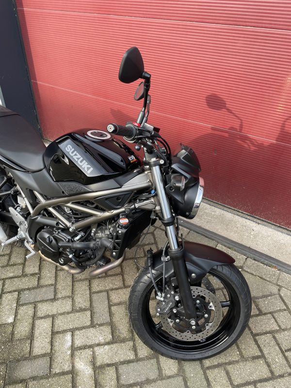 Bijna Nieuwe Suzuki SV 650 ABS 2020 3000KM - Afbeelding 8