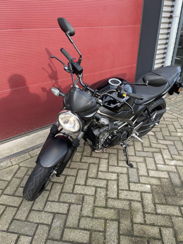 Bijna Nieuwe Suzuki SV 650 ABS 2020 3000KM - Afbeelding 7