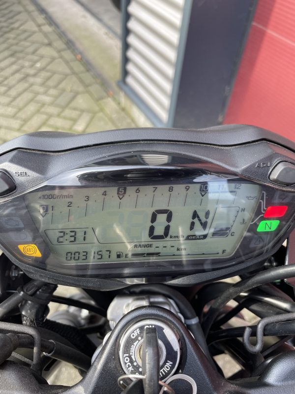 Bijna Nieuwe Suzuki SV 650 ABS 2020 3000KM - Afbeelding 12