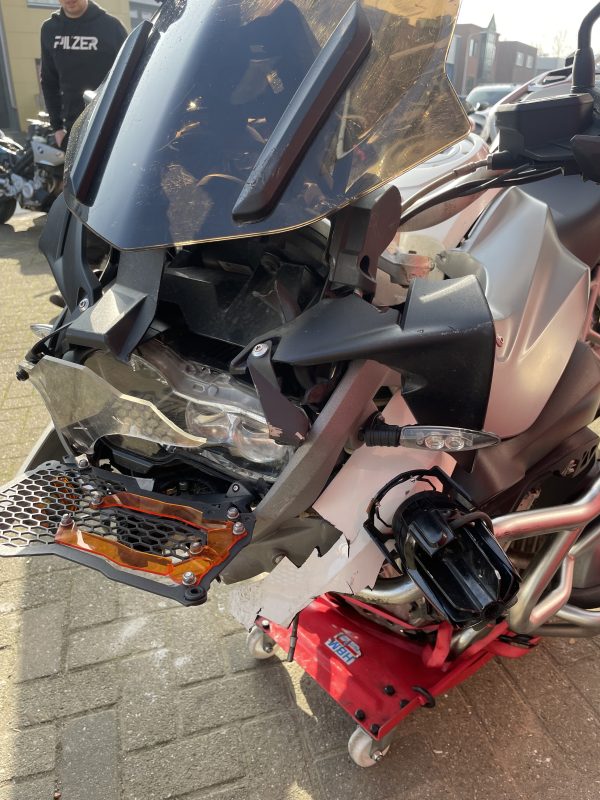 BMW R1200GS Voorschade - Afbeelding 12