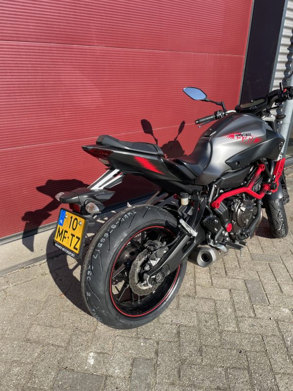 Hele nette Yamaha MT 07 ABS Moto Cage editie - Afbeelding 9
