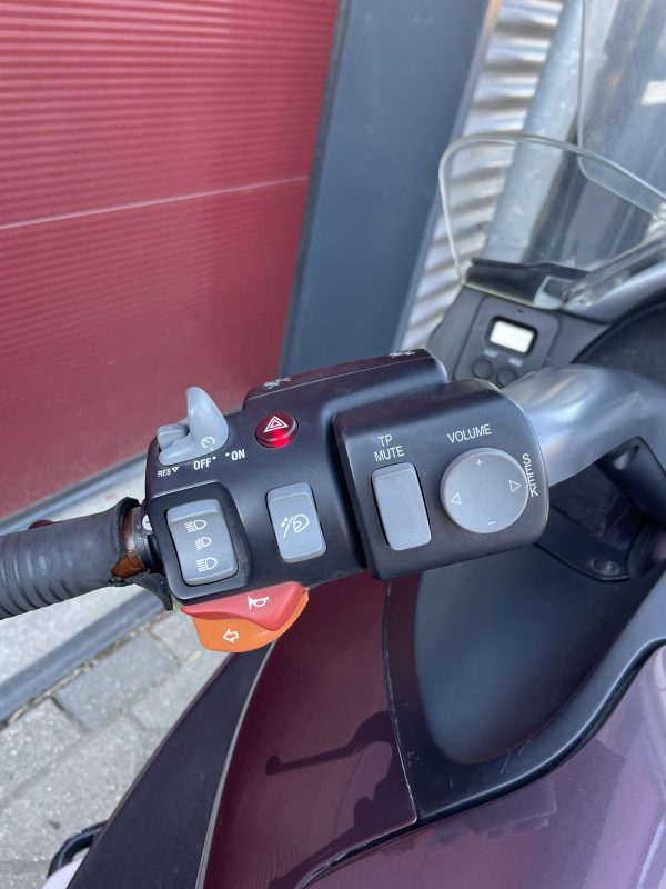BMW K 1200 LT / K1200LT lichte zijschade - Afbeelding 13