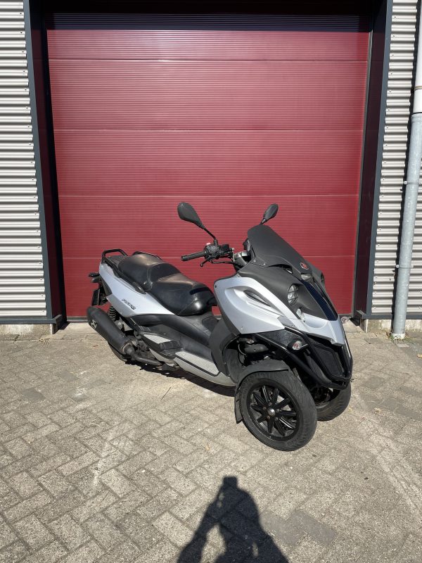 Gilera Fuoco 500 i.e. Akrapovic (mp3 500)