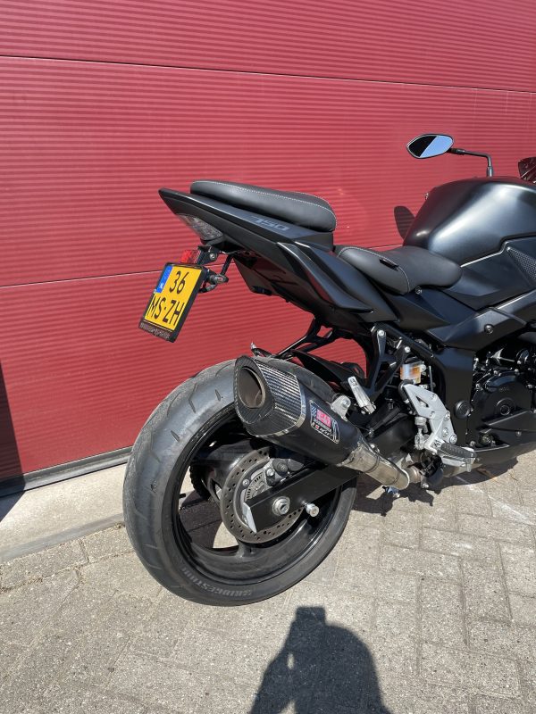 Suzuki GSR 750 ABS Lichte schade lage tellerstand - Afbeelding 7