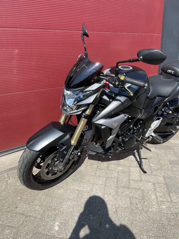 Suzuki GSR 750 ABS Lichte schade lage tellerstand - Afbeelding 3