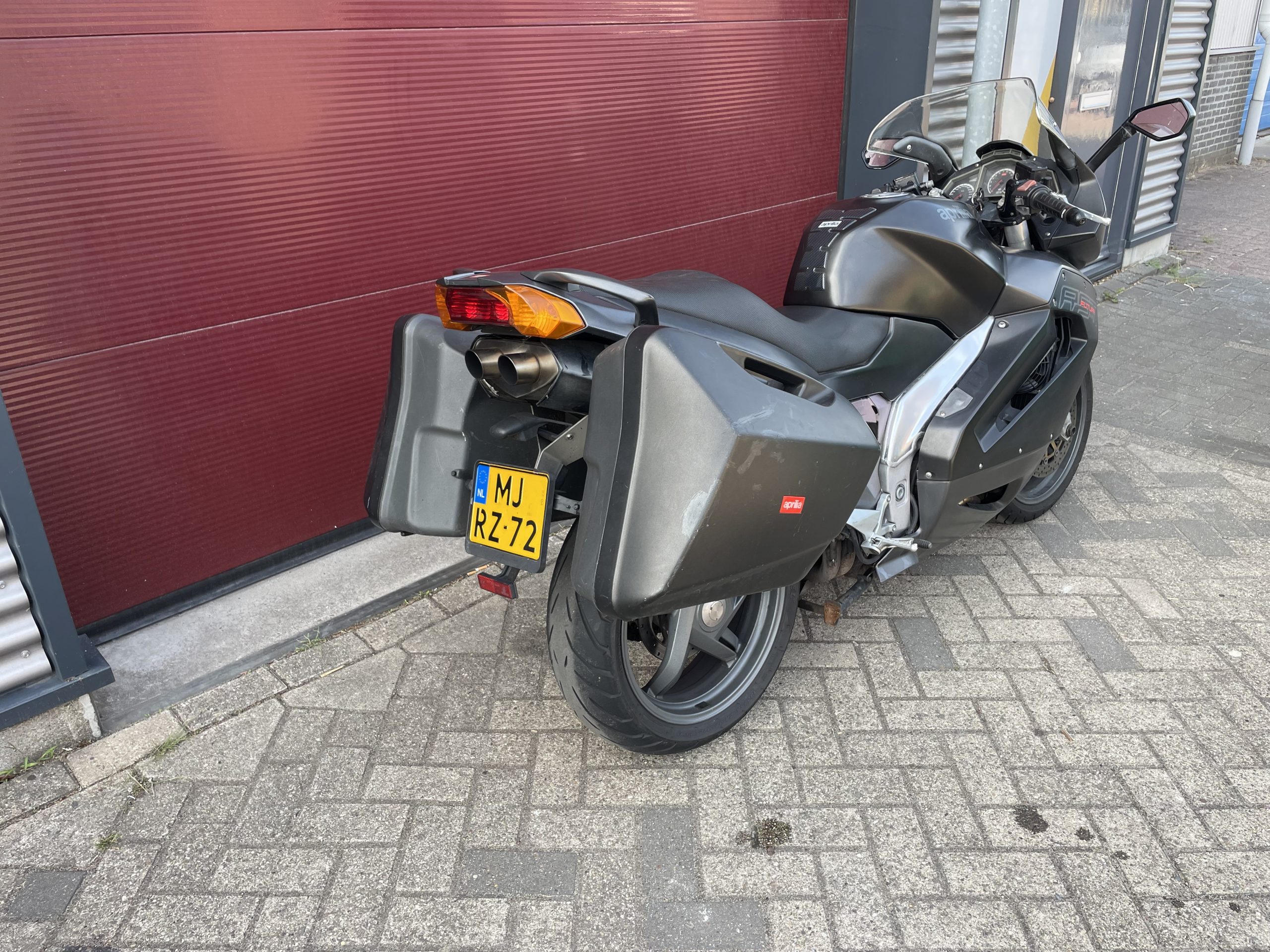 Aprilia RST 1000 Futura - Afbeelding 9