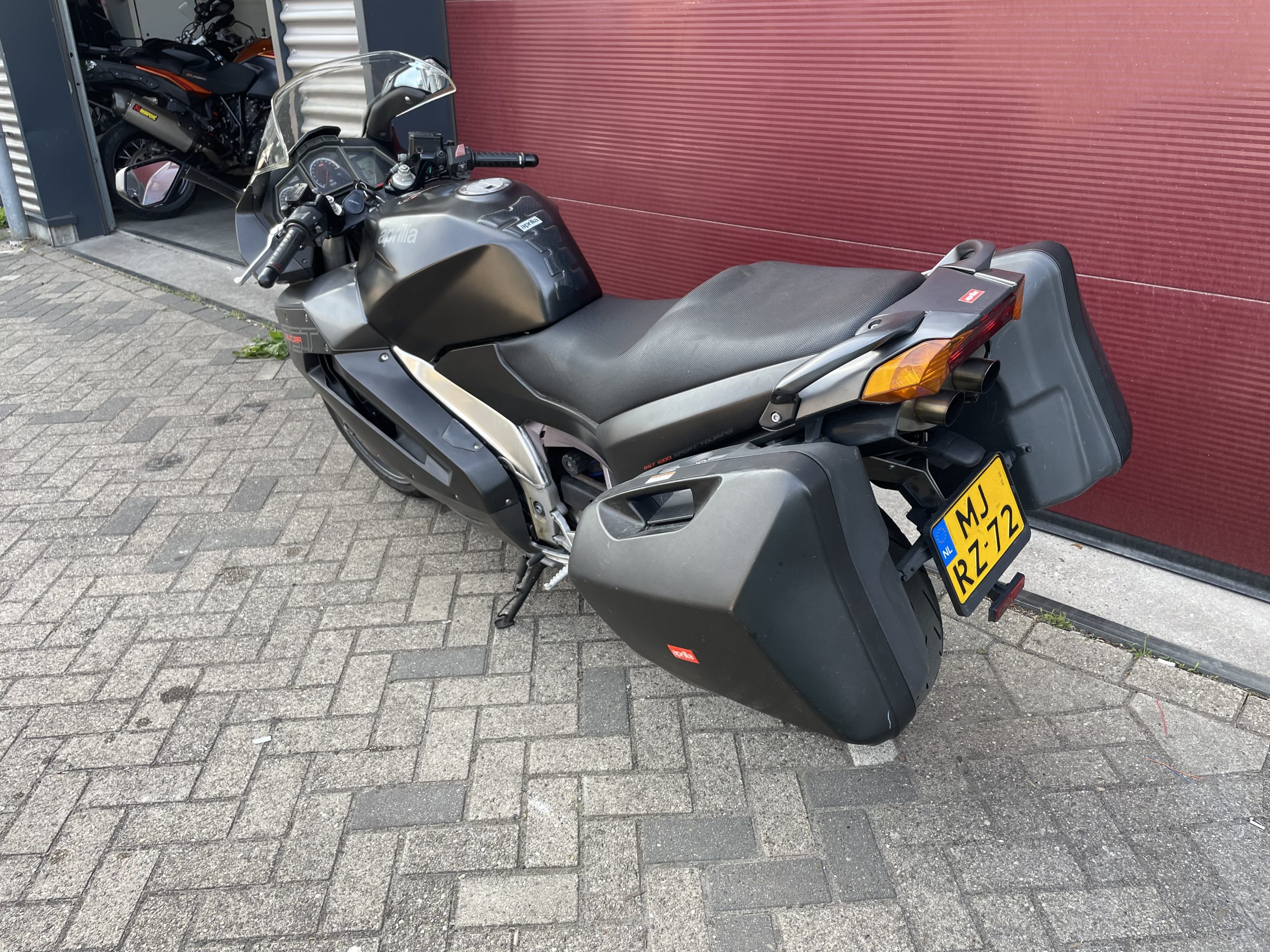 Aprilia RST 1000 Futura - Afbeelding 10