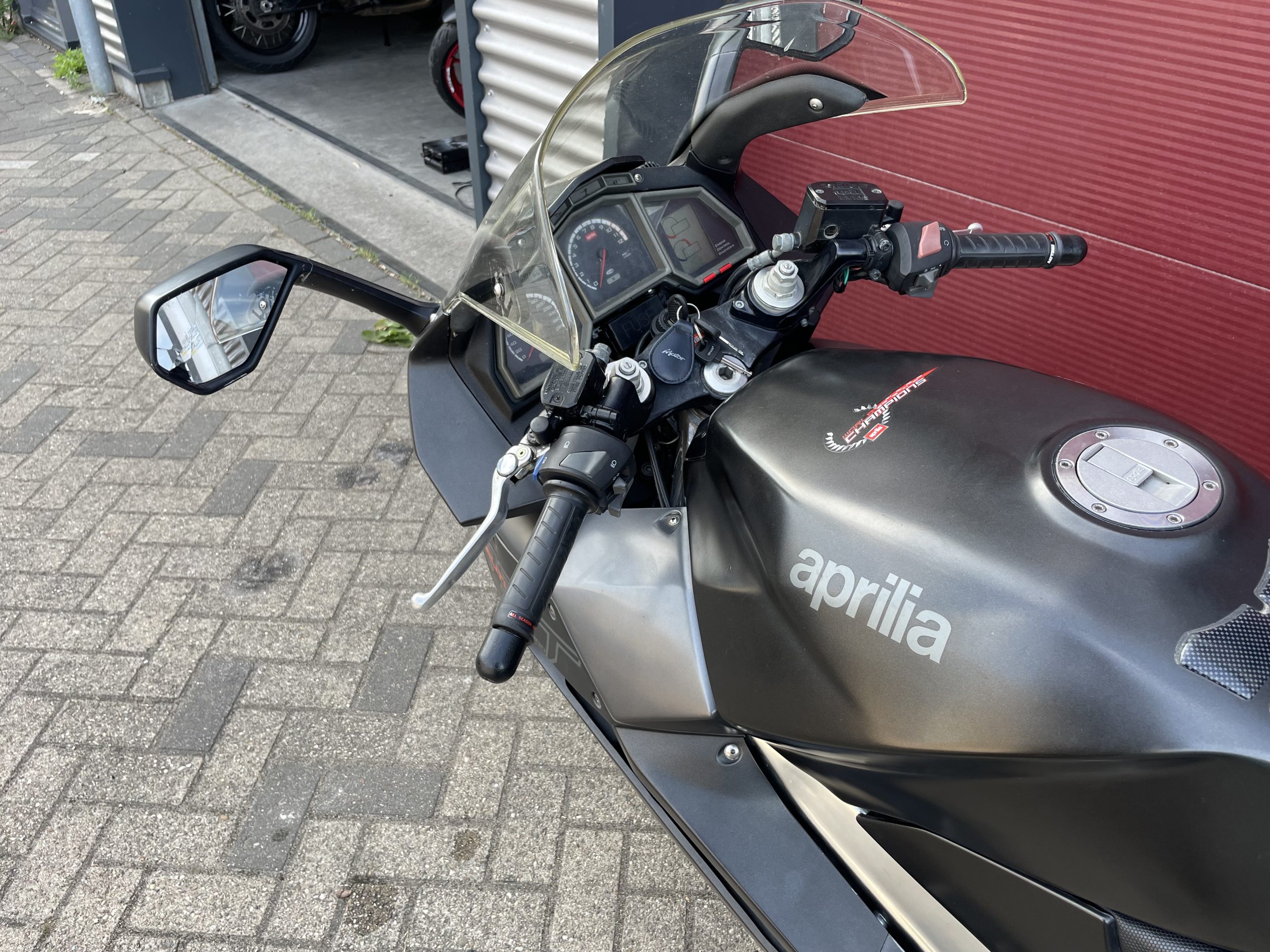 Aprilia RST 1000 Futura - Afbeelding 7