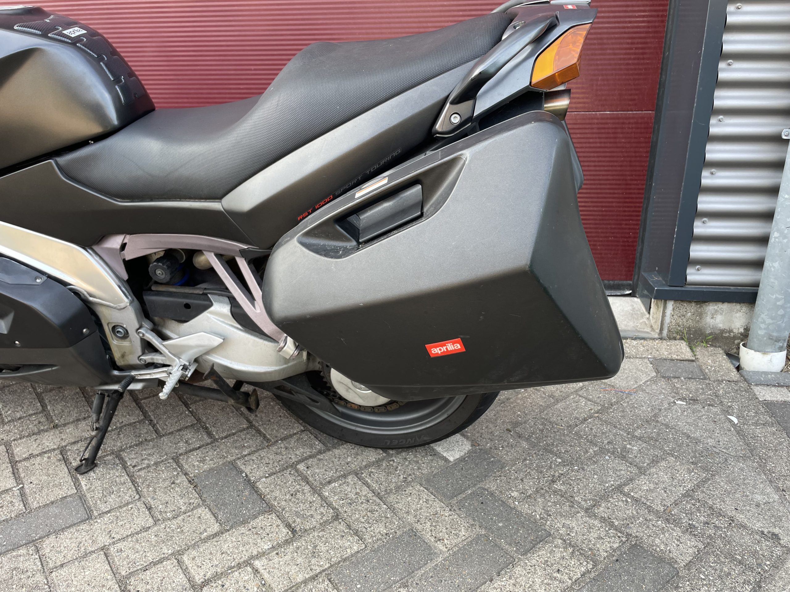 Aprilia RST 1000 Futura - Afbeelding 11