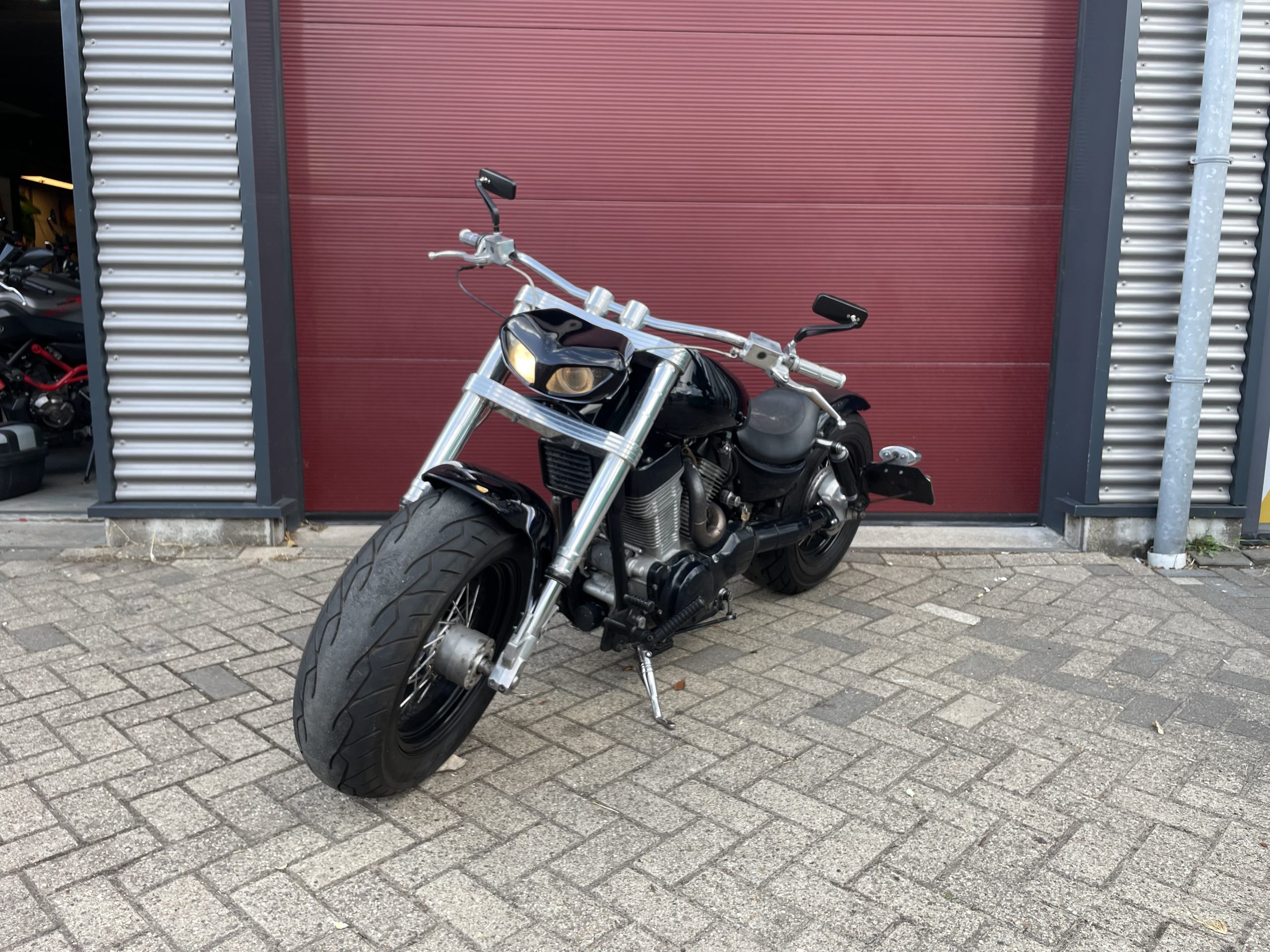 Suzuki VS 1400 Intruder Custom 230 achterwiel en 170 voorwiel - Afbeelding 2