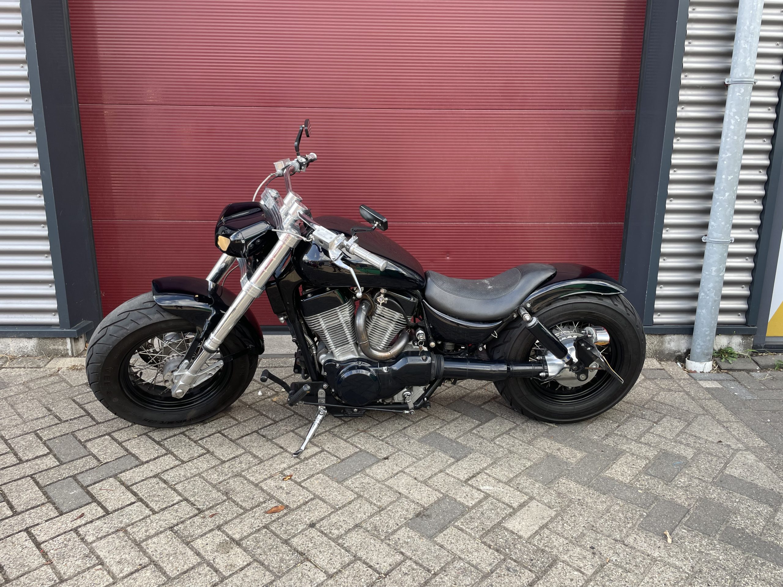 Suzuki VS 1400 Intruder Custom 230 achterwiel en 170 voorwiel - Afbeelding 3