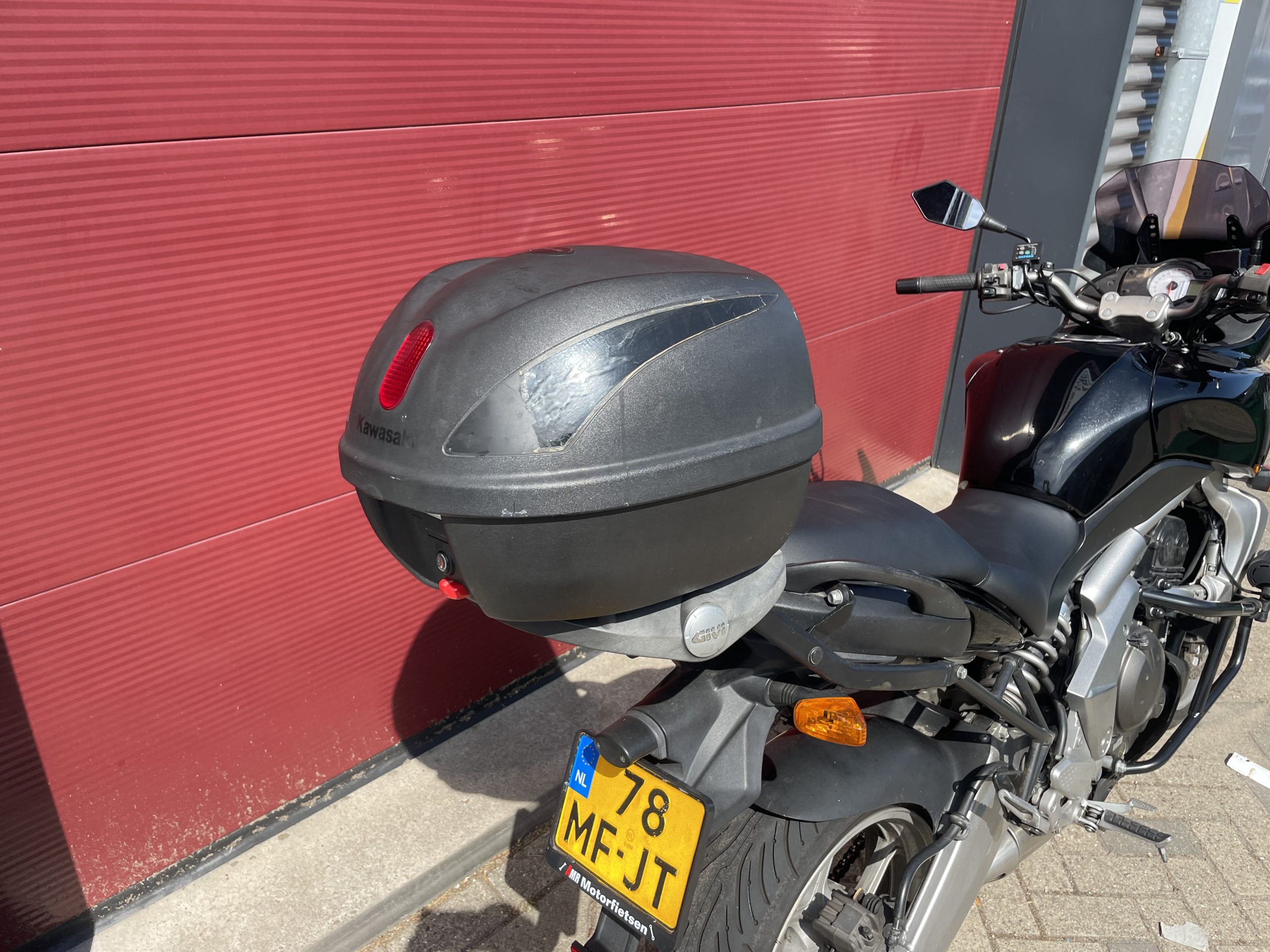 Kawasaki Versys 650 Met topkoffer - Afbeelding 11