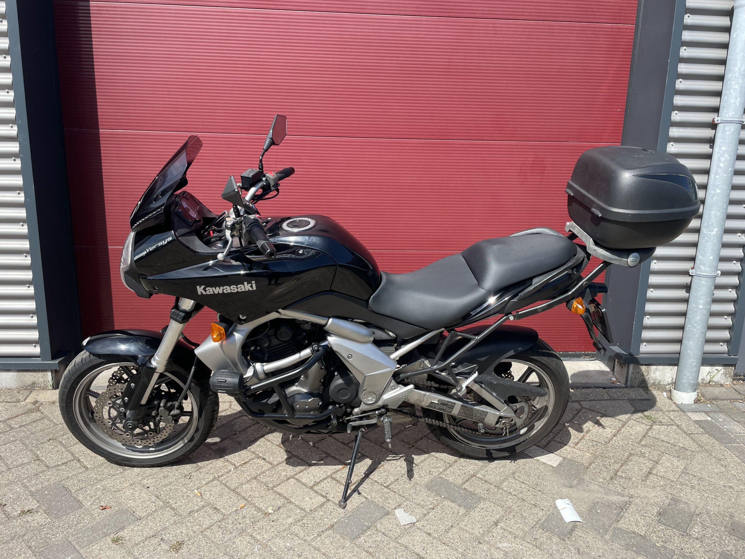 Kawasaki Versys 650 Met topkoffer - Afbeelding 3